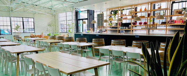American Solera’s Tulsa taproom, with tables and bar